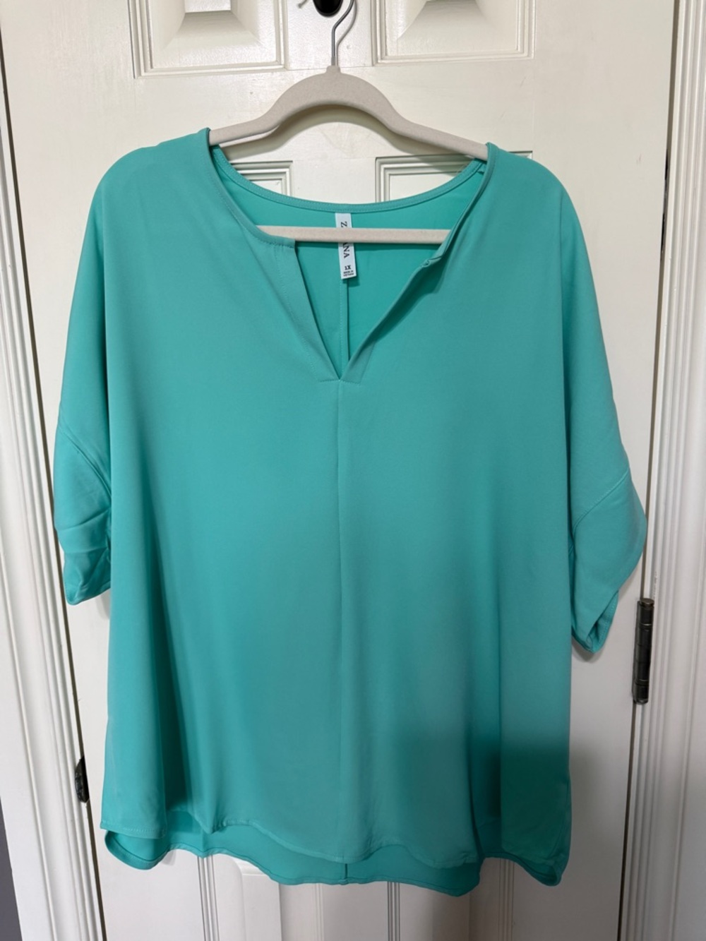 Zenana Outfitters Relaxed V-Neck Tunic in Aqua Teal